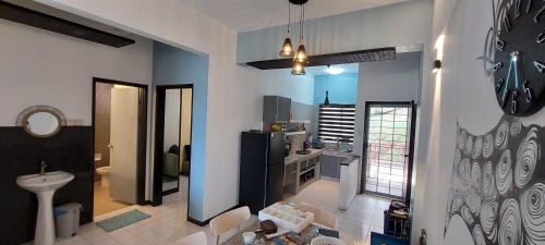 Taman Haji Zainal Wohnung | Pd bayview seafront homestay