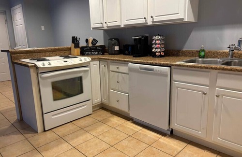 Franklin Wohnung | Peaceful 2 bed with in unit washer/dryer