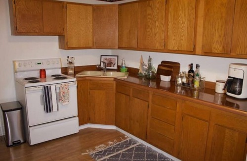 Tomah Wohnung | Peaceful 2Bed, Office, HotTub!