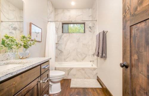 Lakeside Haus | Peaceful Bay Getaway