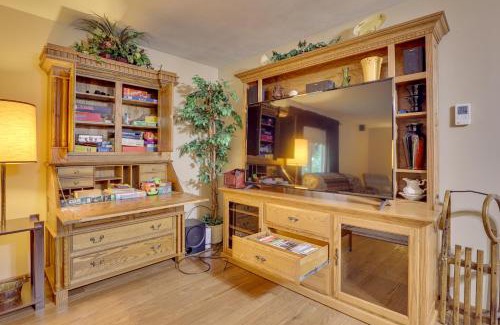 Carrollton Haus | Peaceful Carrollton Retreat with Deck and Fire Pit!