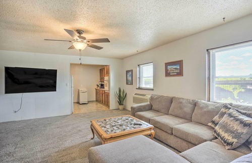 Chadron Wohnung | Peaceful Chadron Apartment in Historic Hotel!