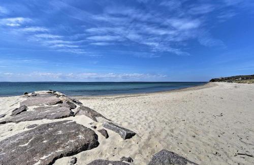Menemsha Haus | Peaceful Chilmark Farmhouse by Menemsha Beach