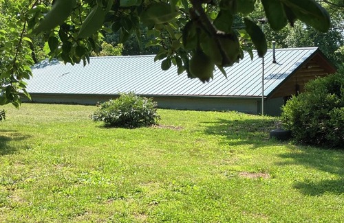 Bruner Haus | Peaceful Country Getaway