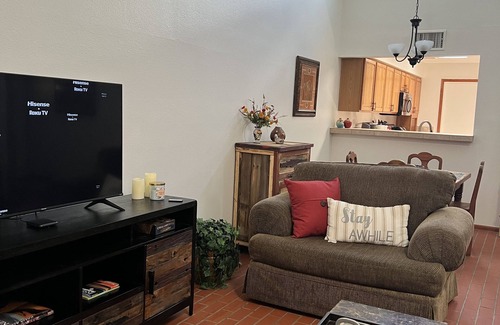 Northeast Heights Haus | Private Courtyard Home - Near Sandia Mountain Hiking Trails