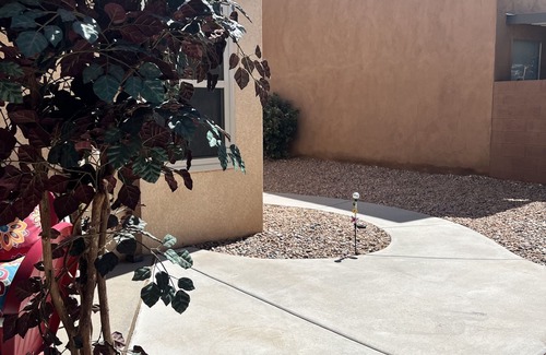 Northeast Heights Haus | Private Courtyard Home - Near Sandia Mountain Hiking Trails