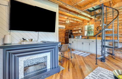 Blissfield Wohnung | Peaceful 'Creekside North' Studio w/ Fire Pit