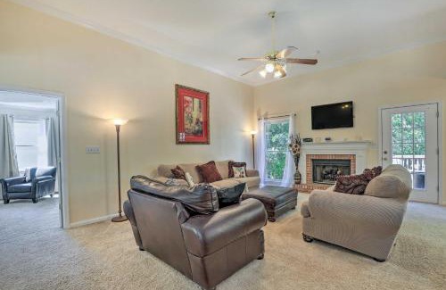 Dallas Haus | Peaceful Dallas Home with Deck and Charcoal Grill