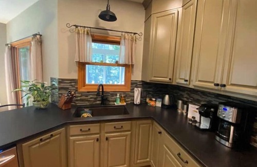 Niles Haus | Peaceful Escape, near Notre Dame & Lake Michigan!