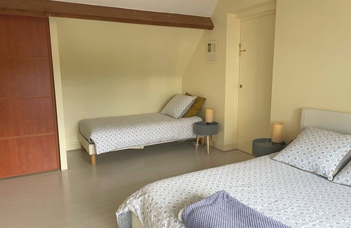 Chennevieres-sur-Marne Bed & Breakfast | Peaceful stay between Paris and Disneyland - 2 comfortable rooms with garden