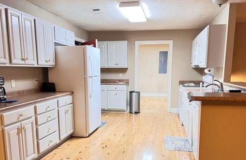 Pheba Haus | Peaceful Gated 2 Bedroom House with Beautiful View