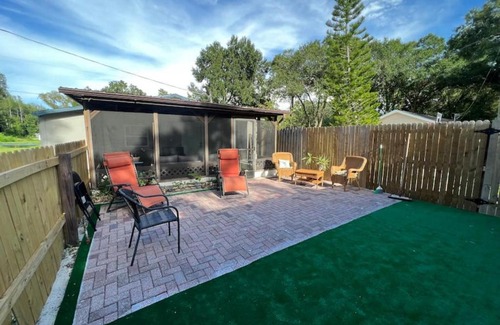 Citrus Park Haus | Peaceful getaway and Explore Tampa