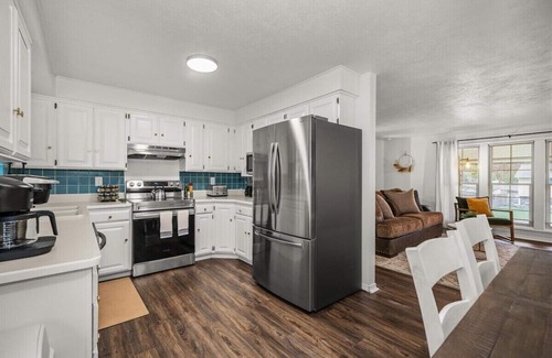 Fairwood Haus | Peaceful Haven I Stylish Home in North Spokane