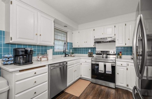 Fairwood Haus | Peaceful Haven I Stylish Home in North Spokane