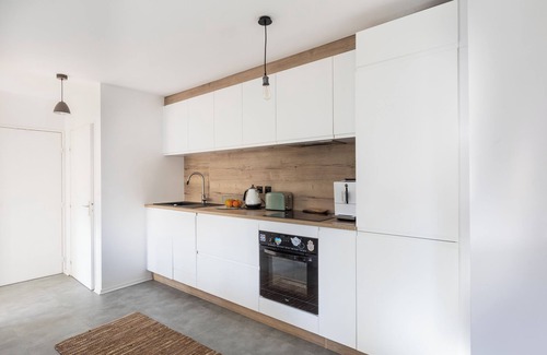 Up 1.5 Saint-Ferreol Wohnung | Ruhige Oase nahe Stadtzentrum, mit Parkplatz und Garten