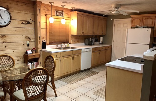 Centerville Kabine | Friedliche Hügel Hütte auf 97 Morgen - sauber, familienfreundlich, friedlich und ruhig!