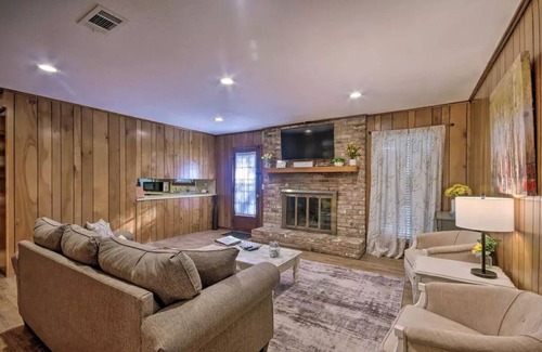 Tougaloo Haus | Peaceful Home, Colleges-Hospitals-Shops Close, Corporate Bookings Welcome