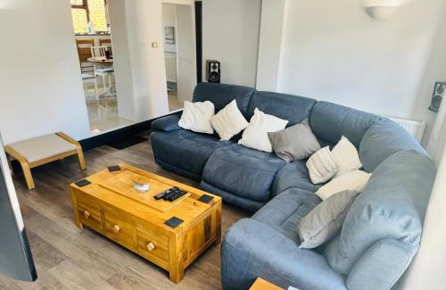 Wareham Haus | Peaceful Home in Wareham