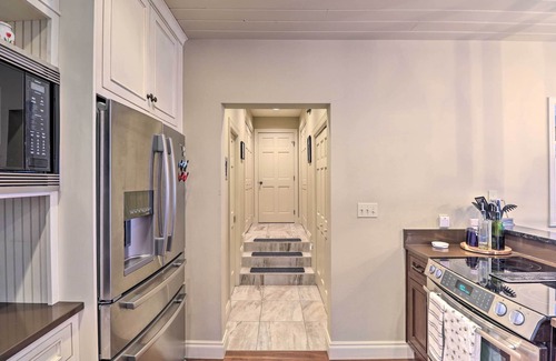 Lakeside Haus | Peaceful Lakeside Retreat w/ Deck & Amazing Views!