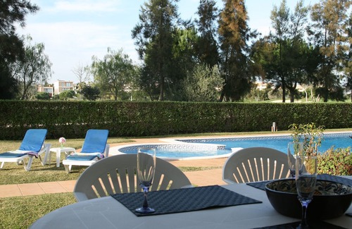 Vilamoura Wohnung | Ruhige Lage mit direktem Blick auf den Pool, die Gärten und Millenium Golf