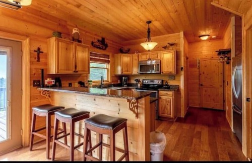 Purlear Kabine | Peaceful Log Cabin near Boone.