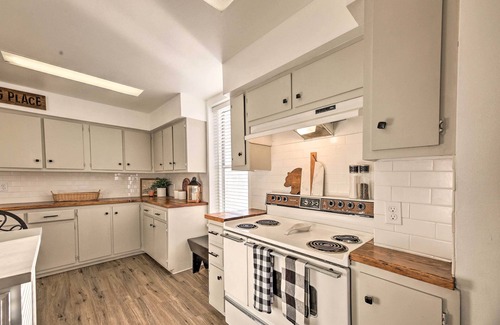 Blue Haus | Peaceful Luna Farmhouse with Wraparound Porch!