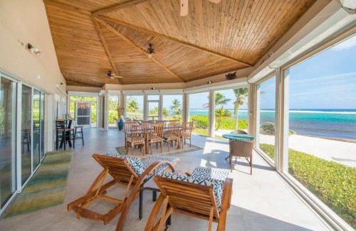 Bodden Town Haus | Peaceful Ocean Front Beach House in Bodden Town