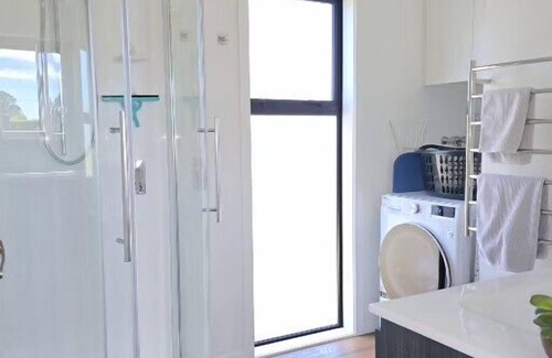 Stratford Haus | Peaceful On Pembroke - Your home away from home with stunning mountain view