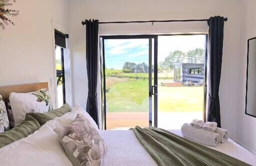 Stratford Haus | Peaceful On Pembroke - Your home away from home with stunning mountain view