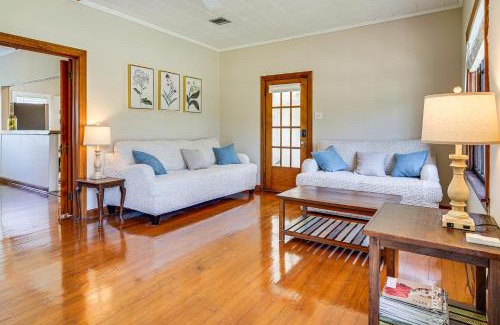 Baldwin Haus | Peaceful Patio, Sunroom Pet-Friendly Baldwin Home