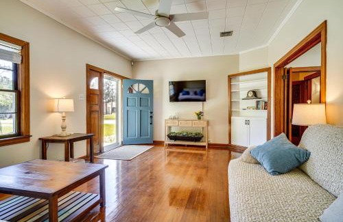 Baldwin Haus | Peaceful Patio, Sunroom Pet-Friendly Baldwin Home