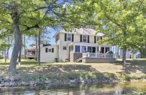 Long Lake Haus | Peaceful, Private Lakeside Retreat on Beautiful Long Lake