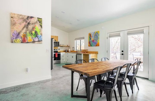 Boerne Haus | Peaceful & Private Riverfront Modern 3/3 on a 1.7 Acre Nature Peaceful & Private