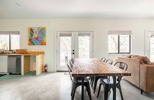 Boerne Haus | Peaceful & Private Riverfront Modern 3/3 on a 1.7 Acre Nature Peaceful & Private