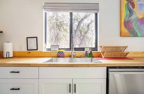 Boerne Haus | Peaceful & Private Riverfront Modern 3/3 on a 1.7 Acre Nature Peaceful & Private