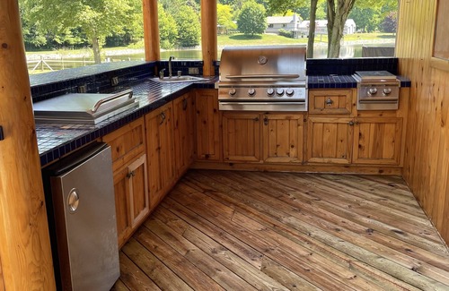 West Olive Haus | Peaceful Retreat 4 acres 8 BR 3.5 baths 4500 sq. ft. 10% off last min. bookings.