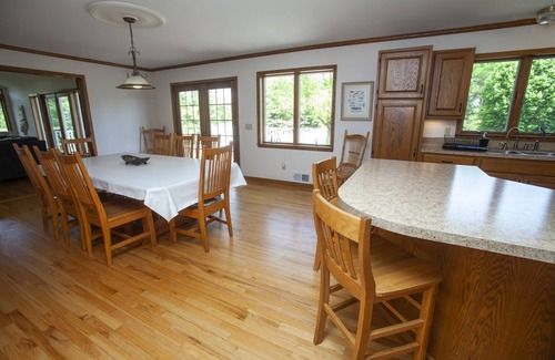 Northeast Michigan Haus | Ruhiger Rückzugsort für Familien / Paare / Gruppen auf allen Sportseen mit Kayks und SUPs