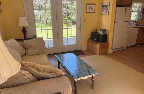 Yarmouth Haus | Peaceful retreat in central Yarmouth, walking distance to Main Street.
