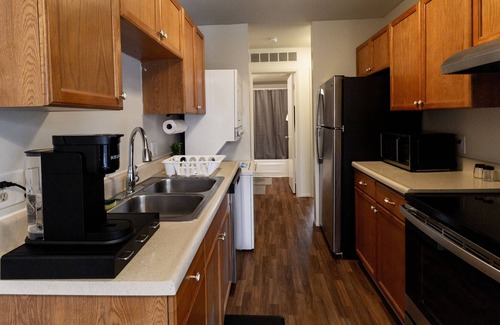 Ann Arbor Wohnung | Peaceful retreat minutes away from U of M. Newly furnished!