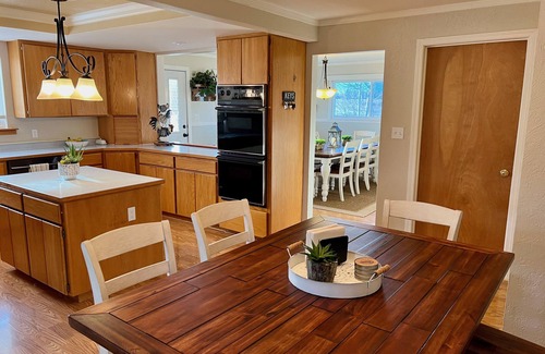 Bonners Ferry Haus | Peaceful Secluded Farmhouse - 10 minutes from Bonner's Ferry