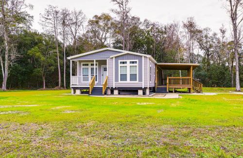 Starke Haus | Peaceful Starke Retreat with Deck 6 Mi to Downtown!