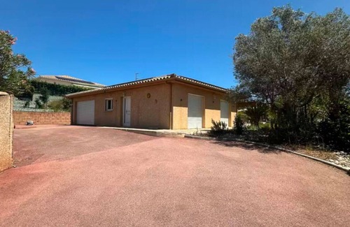 Canet-en-Roussillon Haus | Peaceful villa, swimming pool, BBQ & pétanque court