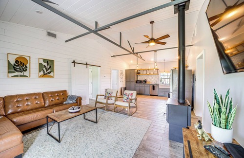 Vinita Haus | Peaceful Vinita Home w/ Fire Pit: 11 Mi to Lake!