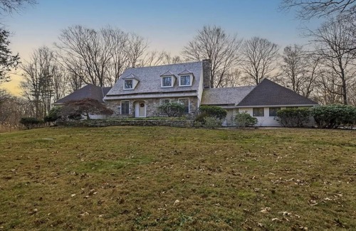 Redding Ridge Haus | Peaceful Vintage Home with Private Lake in Redding, CT.