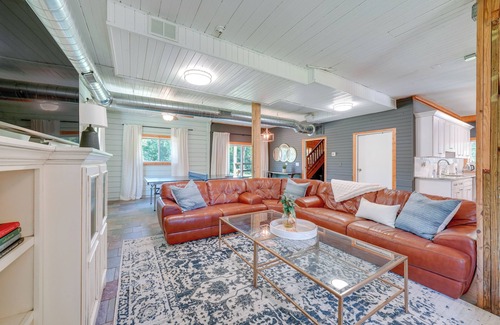 Warrenville Kabine | Peaceful Warrenville Home: 1 Mi to Herrick Lake!