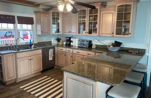 Newburg Haus | Peaceful waterfront home, 1-hour from DC