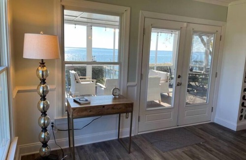 Newburg Haus | Peaceful waterfront home, 1-hour from DC