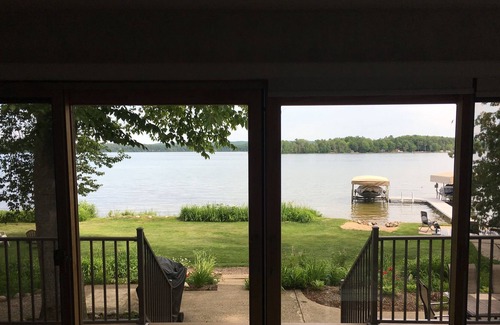 Interlochen Hütte | Friedliches Cottage am Wasser - Klimaanlage, 2. 5 Lose, herrliche Aussicht