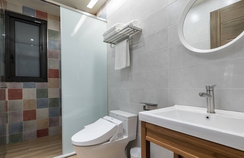 Taitung Haus | Peach Blossom