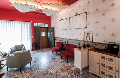 Taitung Haus | Peach Blossom